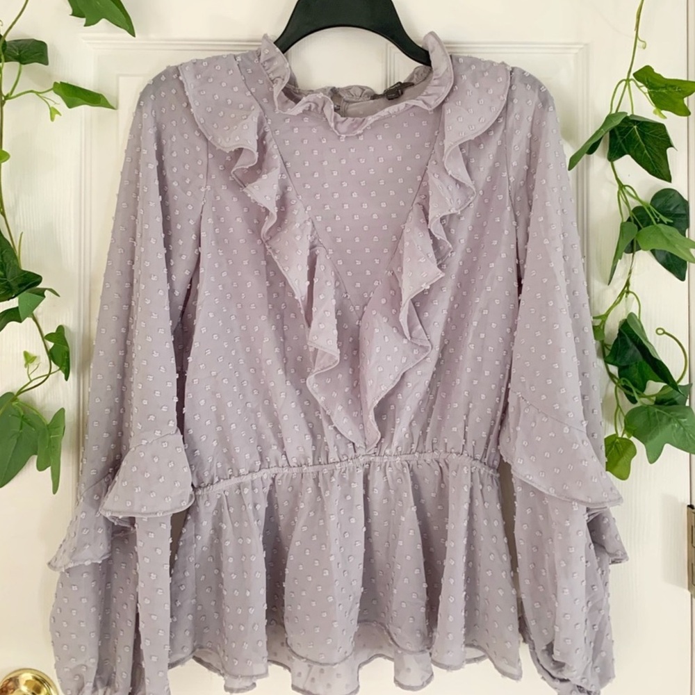 NWT cute ruffled top!